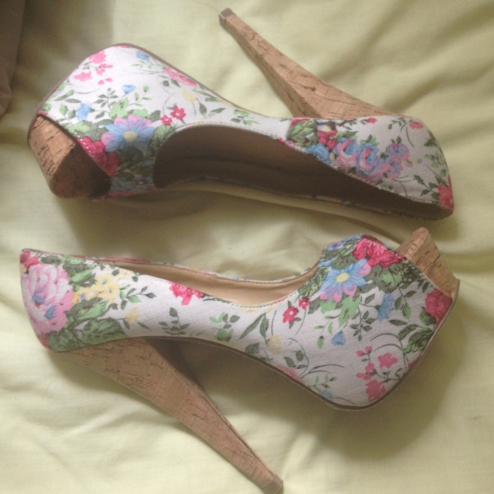 COPY - Diva Lounge floral platform cork open/peep toe pump 6” heels 👠